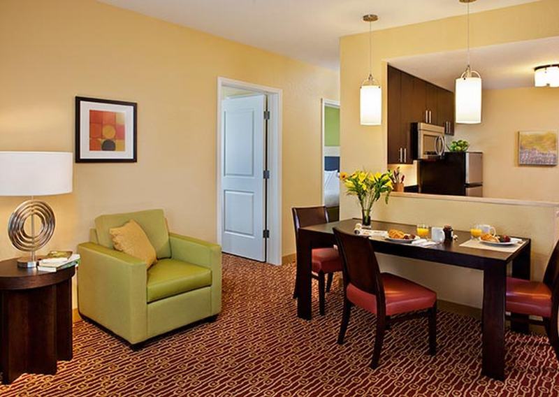 Towneplace Suites By Marriott Champaign Dış mekan fotoğraf